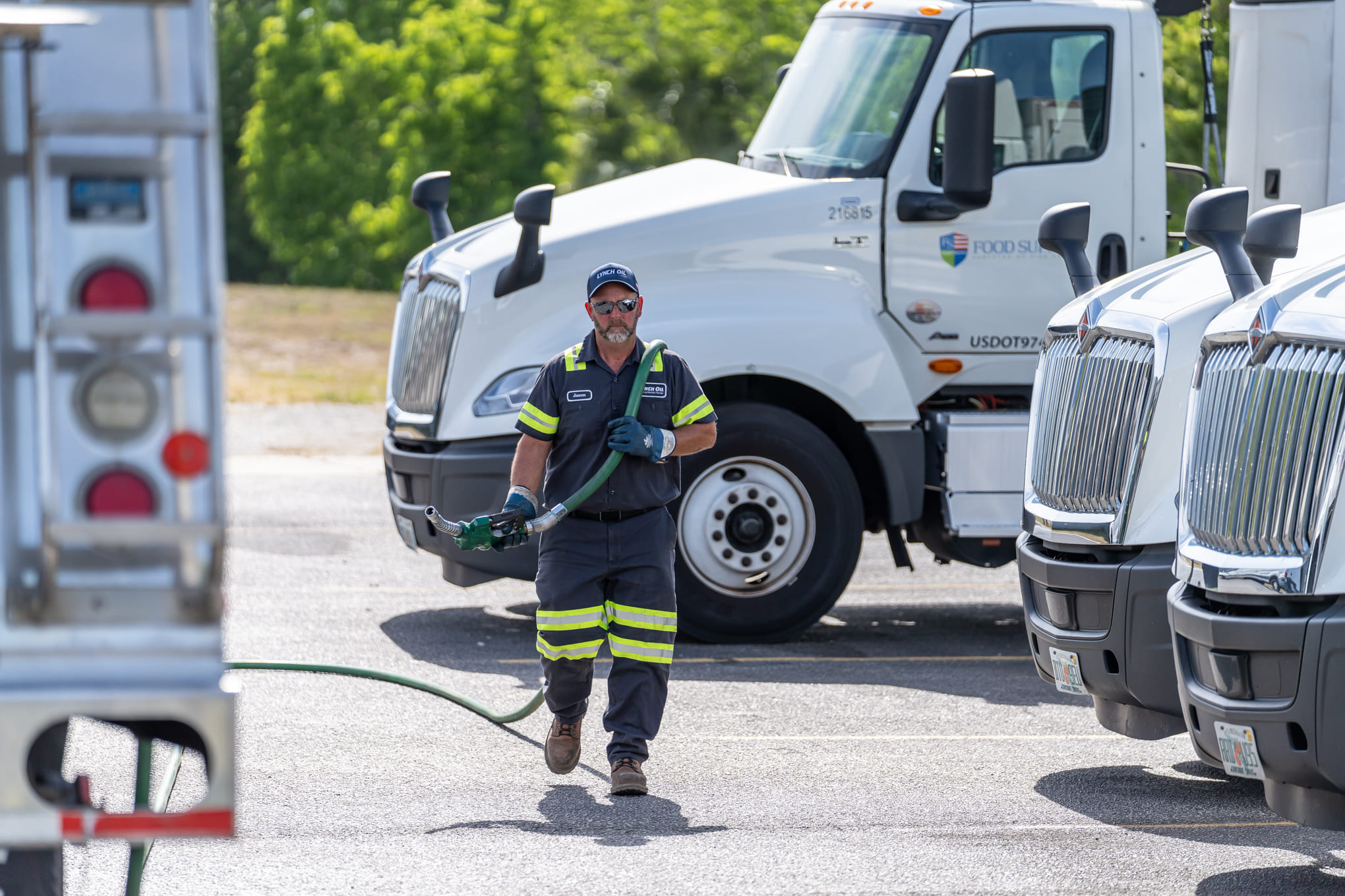 Lynch Oil fuel delivery truck servicing customers in Florida