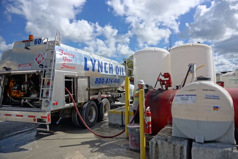 Lynch Oil fuel delivery truck servicing customers in Florida