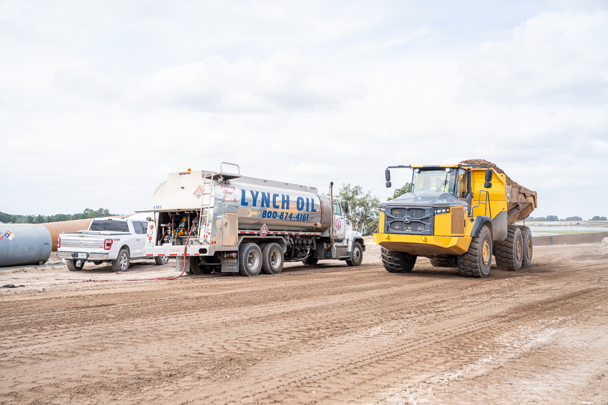 Lynch Oil fuel delivery truck servicing customers in Florida