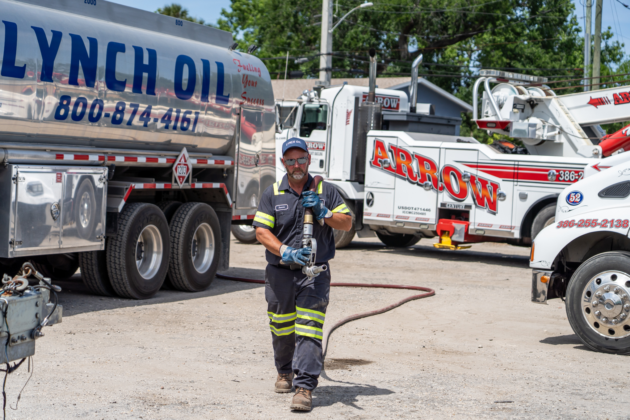 Lynch Oil fuel delivery truck servicing customers in Florida